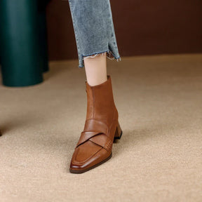 Bota Feminina Stanford de Couro Salto Quadrado